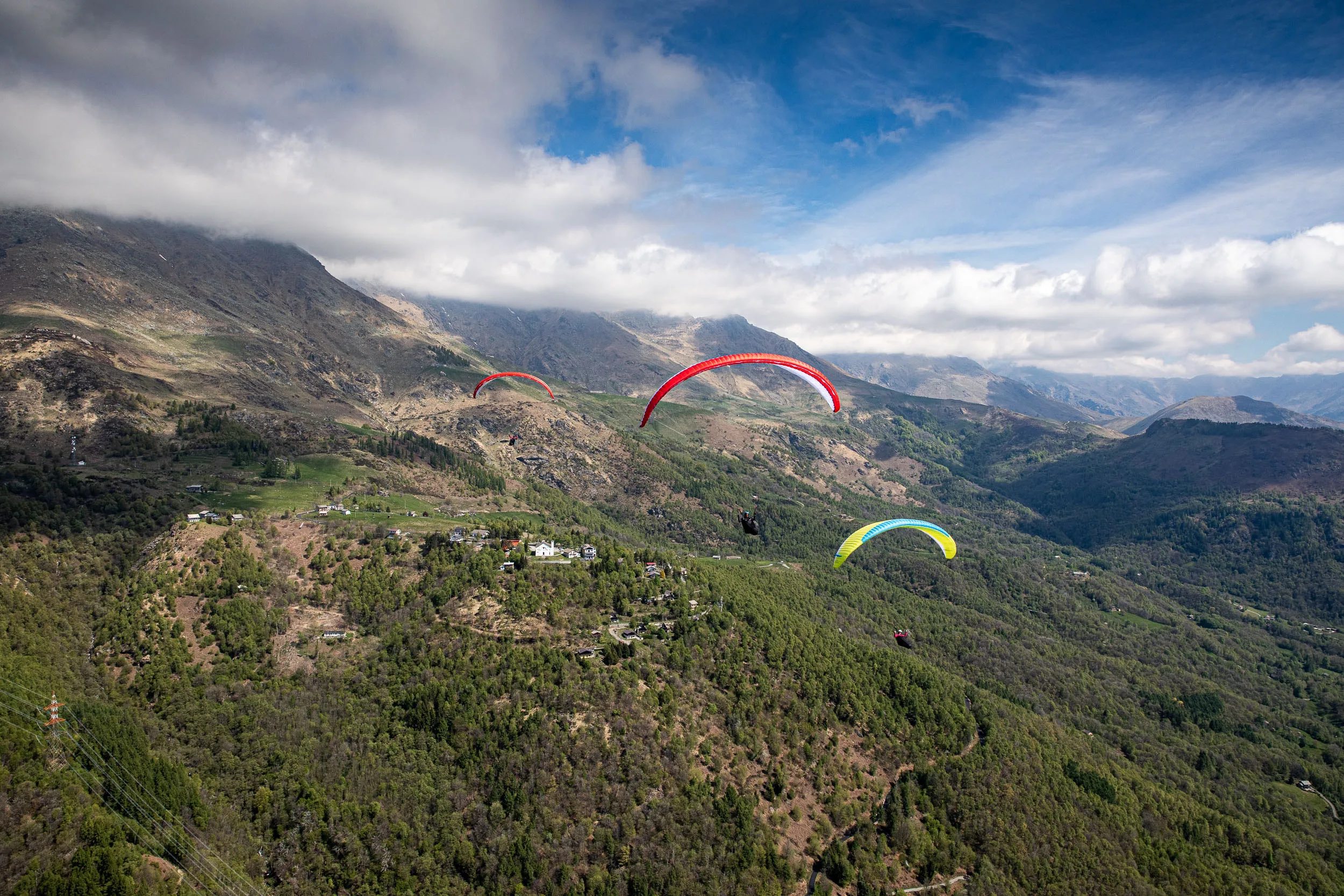 Paragliding-Moment kurz vor dem Start am Berg